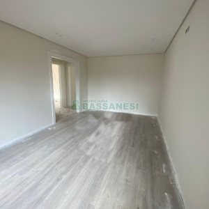 Casa com 1130m², 4 dormitórios, 2 vagas, no bairro São Ciro em Caxias do Sul para Comprar