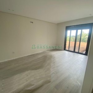 Casa com 1130m², 4 dormitórios, 2 vagas, no bairro São Ciro em Caxias do Sul para Comprar