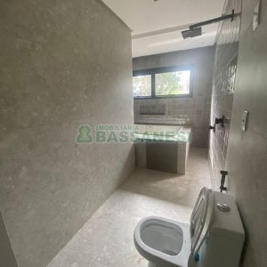 Casa com 1130m², 4 dormitórios, 2 vagas, no bairro São Ciro em Caxias do Sul para Comprar