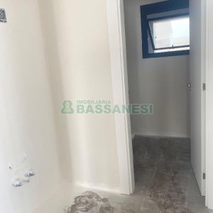 Casa com 1130m², 4 dormitórios, 2 vagas, no bairro São Ciro em Caxias do Sul para Comprar
