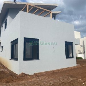 Casa com 1130m², 4 dormitórios, 2 vagas, no bairro São Ciro em Caxias do Sul para Comprar