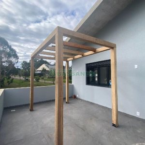 Casa com 1130m², 4 dormitórios, 2 vagas, no bairro São Ciro em Caxias do Sul para Comprar