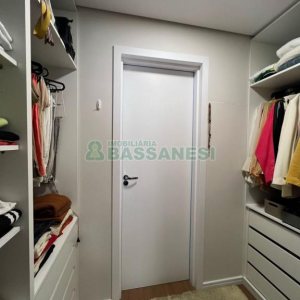 Apartamento com 102m², 3 dormitórios, 2 vagas, no bairro Madureira em Caxias do Sul para Comprar