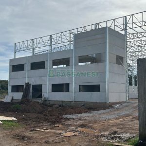 Pavilhão com 1320m², no bairro Forqueta em Caxias do Sul para Alugar