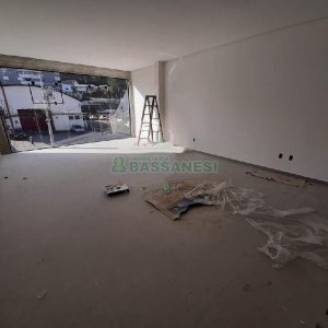 Loja com 130m², no bairro Santa Lúcia em Caxias do Sul para Alugar