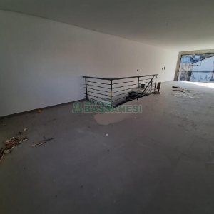 Loja com 130m², no bairro Santa Lúcia em Caxias do Sul para Alugar