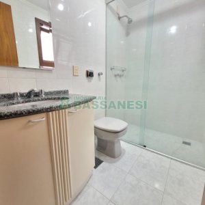Apto Mobiliado com 80m², 2 dormitórios, 1 vaga, no bairro Centro em Caxias do Sul para Alugar