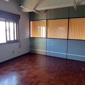 Sala com 185m², 1 vaga, no bairro Jardim América em Caxias do Sul para Alugar