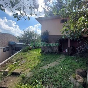 Casa Mobiliada com 157m², 2 dormitórios, no bairro Santa Catarina em Caxias do Sul para Comprar