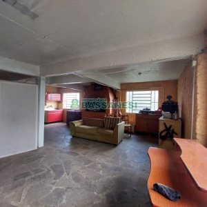 Casa Mobiliada com 157m², 2 dormitórios, no bairro Santa Catarina em Caxias do Sul para Comprar