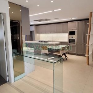 Apartamento com 178m², 2 dormitórios, 3 vagas, no bairro Centro em Caxias do Sul para Comprar