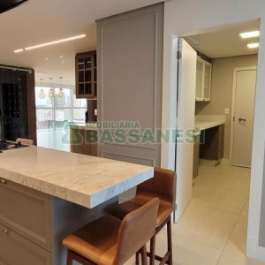 Apartamento com 178m², 2 dormitórios, 3 vagas, no bairro Centro em Caxias do Sul para Comprar
