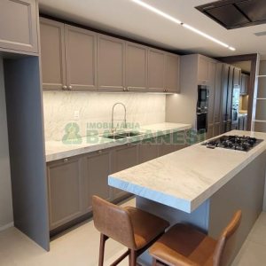 Apartamento com 178m², 2 dormitórios, 3 vagas, no bairro Centro em Caxias do Sul para Comprar