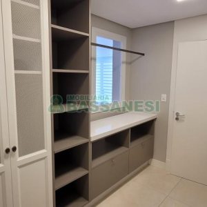 Apartamento com 178m², 2 dormitórios, 3 vagas, no bairro Centro em Caxias do Sul para Comprar