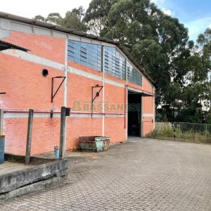 Pavilhão com 811m², no bairro Industrial em Caxias do Sul para Alugar