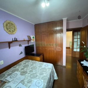 Casa com 157m², 3 dormitórios, 8 vagas, no bairro Pio X em Caxias do Sul para Comprar