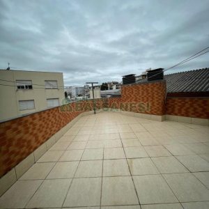 Casa com 157m², 3 dormitórios, 8 vagas, no bairro Pio X em Caxias do Sul para Comprar