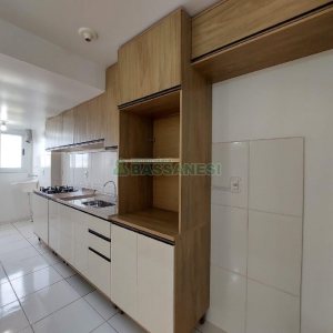 Apartamento com 60m², 2 dormitórios, 1 vaga, no bairro Planalto em Caxias do Sul para Alugar
