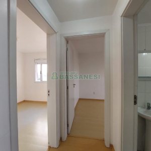 Apartamento com 60m², 2 dormitórios, 1 vaga, no bairro Planalto em Caxias do Sul para Alugar