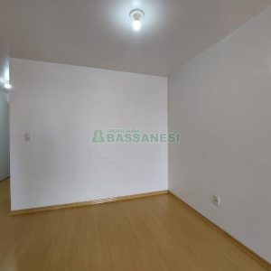 Apartamento com 60m², 2 dormitórios, 1 vaga, no bairro Planalto em Caxias do Sul para Alugar