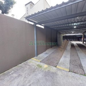 Apartamento com 60m², 2 dormitórios, 1 vaga, no bairro Planalto em Caxias do Sul para Alugar