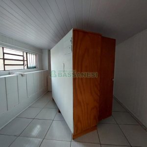 Casa com 54m², 2 dormitórios, no bairro Cinqüentenário em Caxias do Sul para Alugar