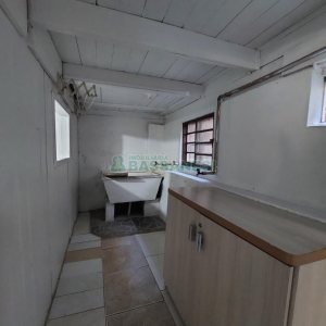 Casa com 54m², 2 dormitórios, no bairro Cinqüentenário em Caxias do Sul para Alugar