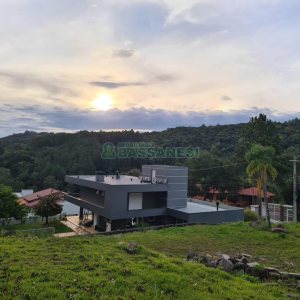 Terreno com 1230m², no bairro Linha 40 em Caxias do Sul para Comprar