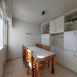 Apto Mobiliado com 107m², 3 dormitórios, 1 vaga, no bairro Rio Branco em Caxias do Sul para Alugar