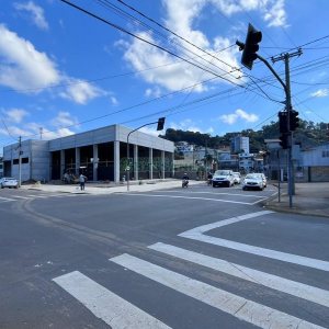 Loja com 1000m², no bairro São José em Caxias do Sul para Alugar