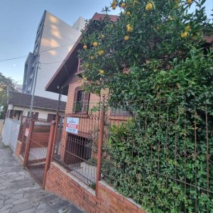 Casa com 180m², 3 dormitórios, 1 vaga, no bairro São Pelegrino em Caxias do Sul para Comprar