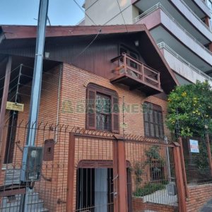 Casa com 180m², 3 dormitórios, 1 vaga, no bairro São Pelegrino em Caxias do Sul para Comprar