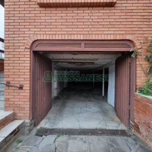 Casa com 180m², 3 dormitórios, 1 vaga, no bairro São Pelegrino em Caxias do Sul para Comprar