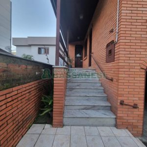 Casa com 180m², 3 dormitórios, 1 vaga, no bairro São Pelegrino em Caxias do Sul para Comprar