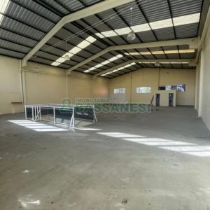 Pavilhão com 800m², no bairro Sagrada Família em Caxias do Sul para Alugar