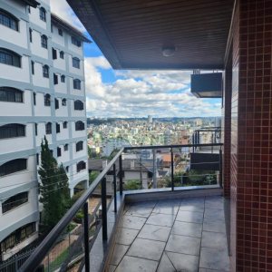 Apartamento com 208m², 3 dormitórios, 2 vagas, no bairro Madureira em Caxias do Sul para Comprar