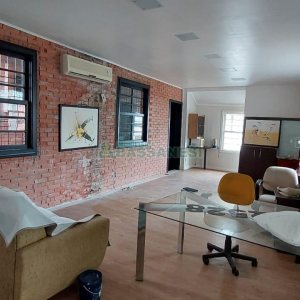 Casa Comercial com 240m², no bairro Nossa Senhora de Lourdes em Caxias do Sul para Comprar