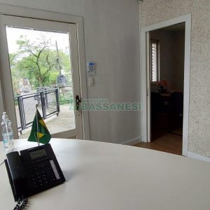 Casa Comercial com 240m², no bairro Nossa Senhora de Lourdes em Caxias do Sul para Comprar