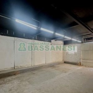 Pavilhão com 130m², no bairro São Pelegrino em Caxias do Sul para Alugar