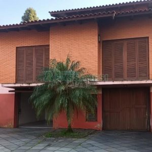 Casa com 580m², 5 dormitórios, 5 vagas, no bairro Bela Vista em Caxias do Sul para Comprar