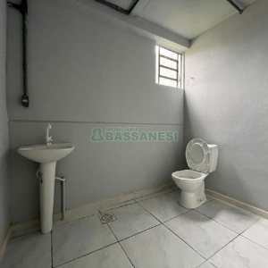Pavilhão com 250m², no bairro Vila Verde em Caxias do Sul para Alugar