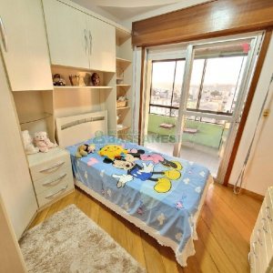 Apto Mobiliado com 140m², 3 dormitórios, 1 vaga, no bairro São Pelegrino em Caxias do Sul para Comprar