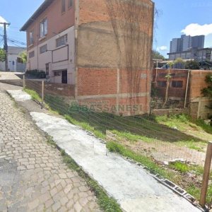 Terreno com 390m², no bairro Panazzolo em Caxias do Sul para Comprar