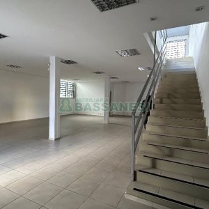 Loja com 250m², no bairro São Pelegrino em Caxias do Sul para Alugar