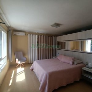 Casa com 332m², 4 dormitórios, 8 vagas, no bairro Desvio Rizzo em Caxias do Sul para Comprar