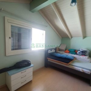 Casa com 332m², 4 dormitórios, 8 vagas, no bairro Desvio Rizzo em Caxias do Sul para Comprar