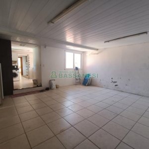 Casa com 332m², 4 dormitórios, 8 vagas, no bairro Desvio Rizzo em Caxias do Sul para Comprar