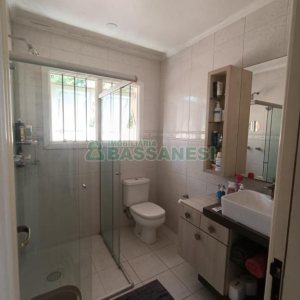 Casa com 332m², 4 dormitórios, 8 vagas, no bairro Desvio Rizzo em Caxias do Sul para Comprar