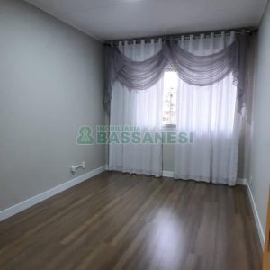 Apartamento com 90m², 3 dormitórios, 1 vaga, no bairro Petrópolis em Caxias do Sul para Comprar