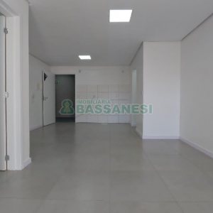 Apartamento com 42m², 1 dormitório, 1 vaga, no bairro Lourdes em Caxias do Sul para Alugar